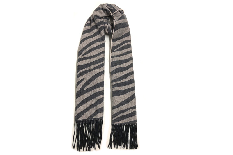 EXJS23004 Schwarzer Komfort-Jacquard-Schal aus recyceltem Polyester
   