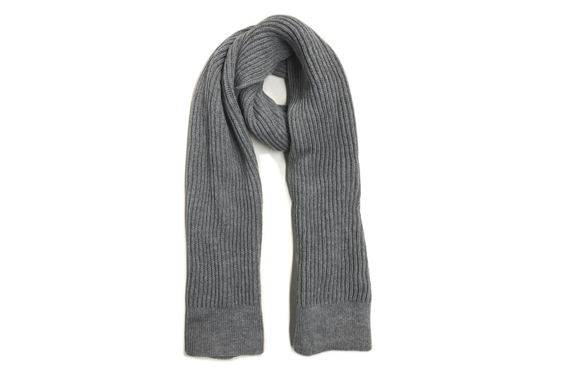 EXKS23012 Grauer Melange-Strickschal aus Acryl 
   