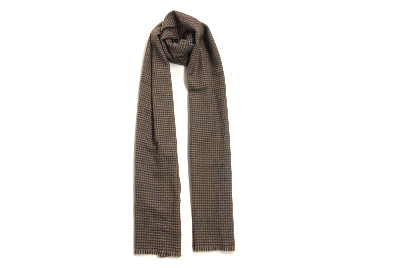 EXWS23009 Dunkelrostfarbener Wollschal „Pure Comfort“ mit Hahnentrittmuster
   